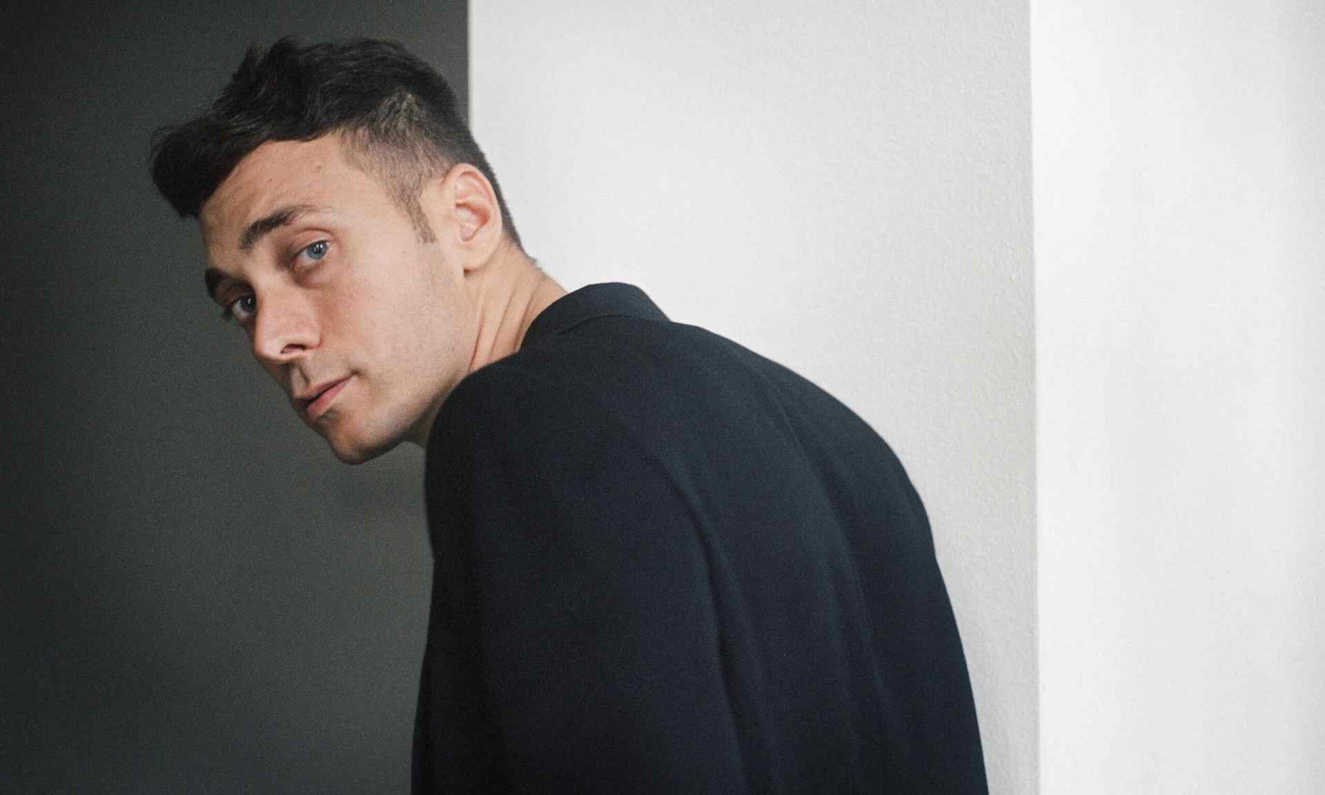 阿玛尼否认与希迪·斯利曼洽谈合作传闻 - 臻雅致裁服装网