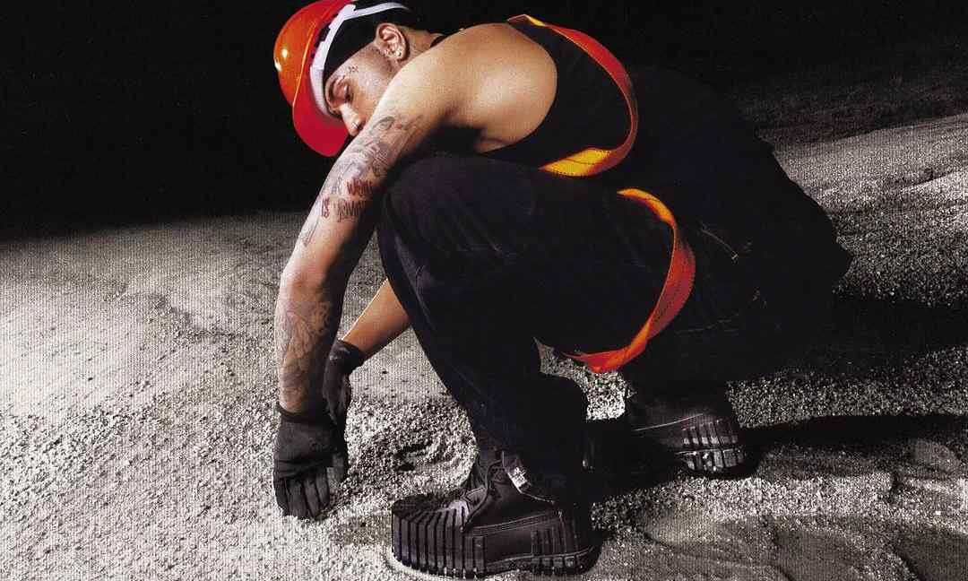 MSCHF全黑2X4 BRUTAL BO