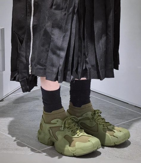 Achilles Ion Gabriel引领CAMPERLAB风格革新 打造Z世代鞋履潮流(图22)