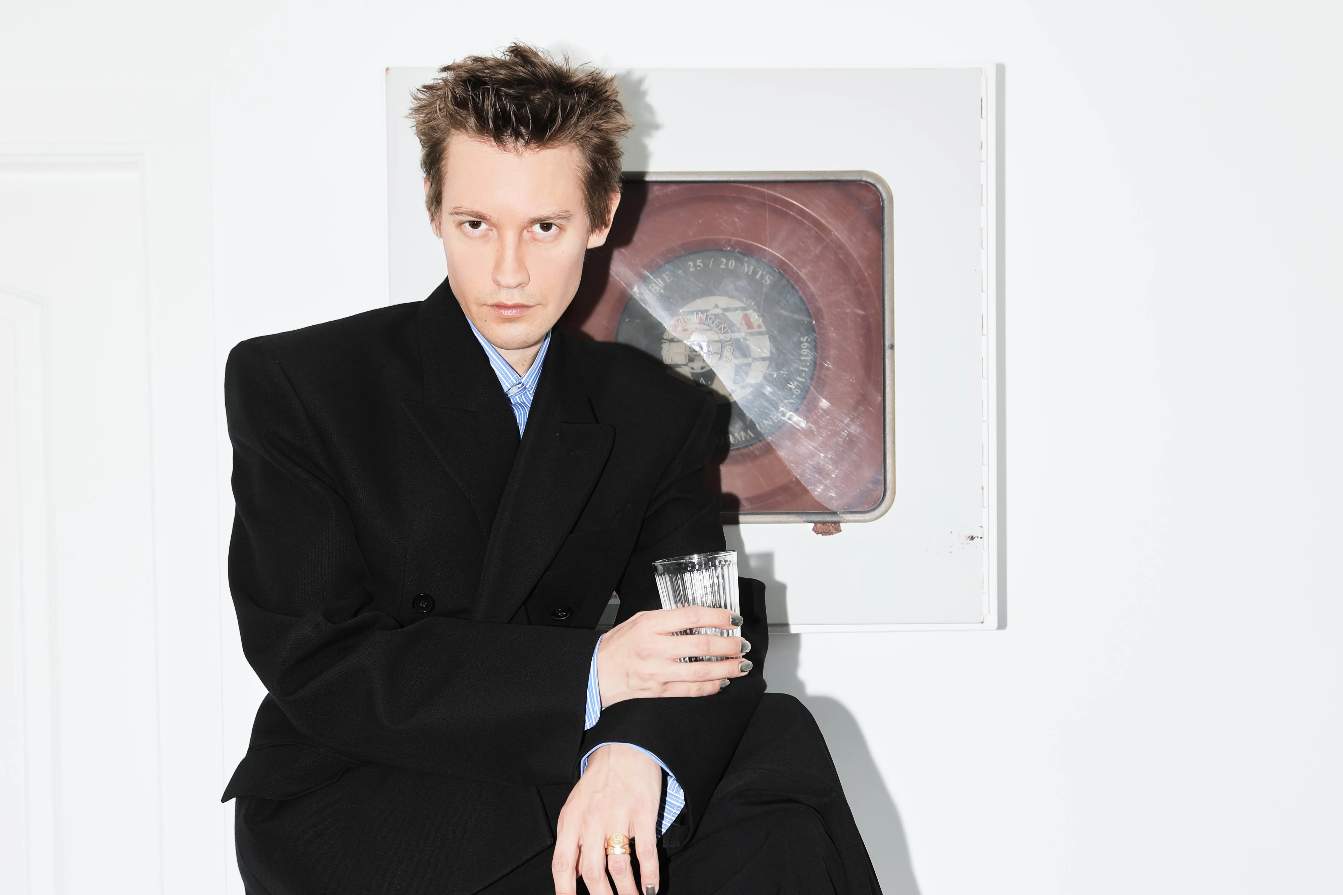 Achilles Ion Gabriel引领CAMPERLAB风格革新 打造Z世代鞋履潮流(图43)