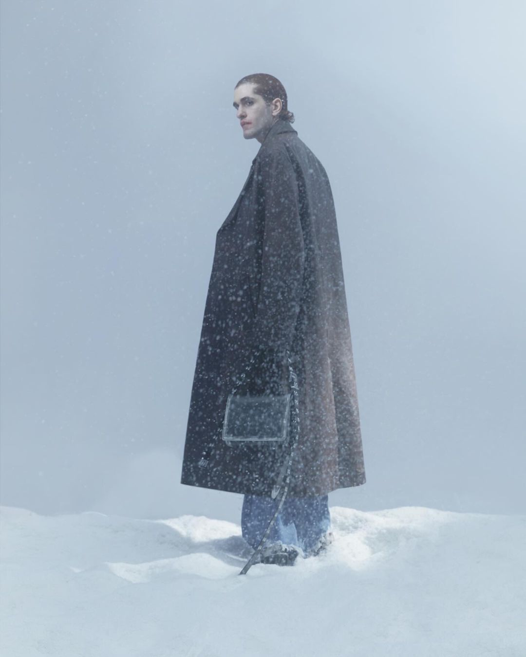 Achilles Ion Gabriel引领CAMPERLAB风格革新 打造Z世代鞋履潮流(图47)