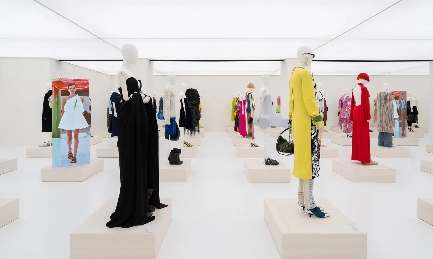 LOEWE《Crafted World》