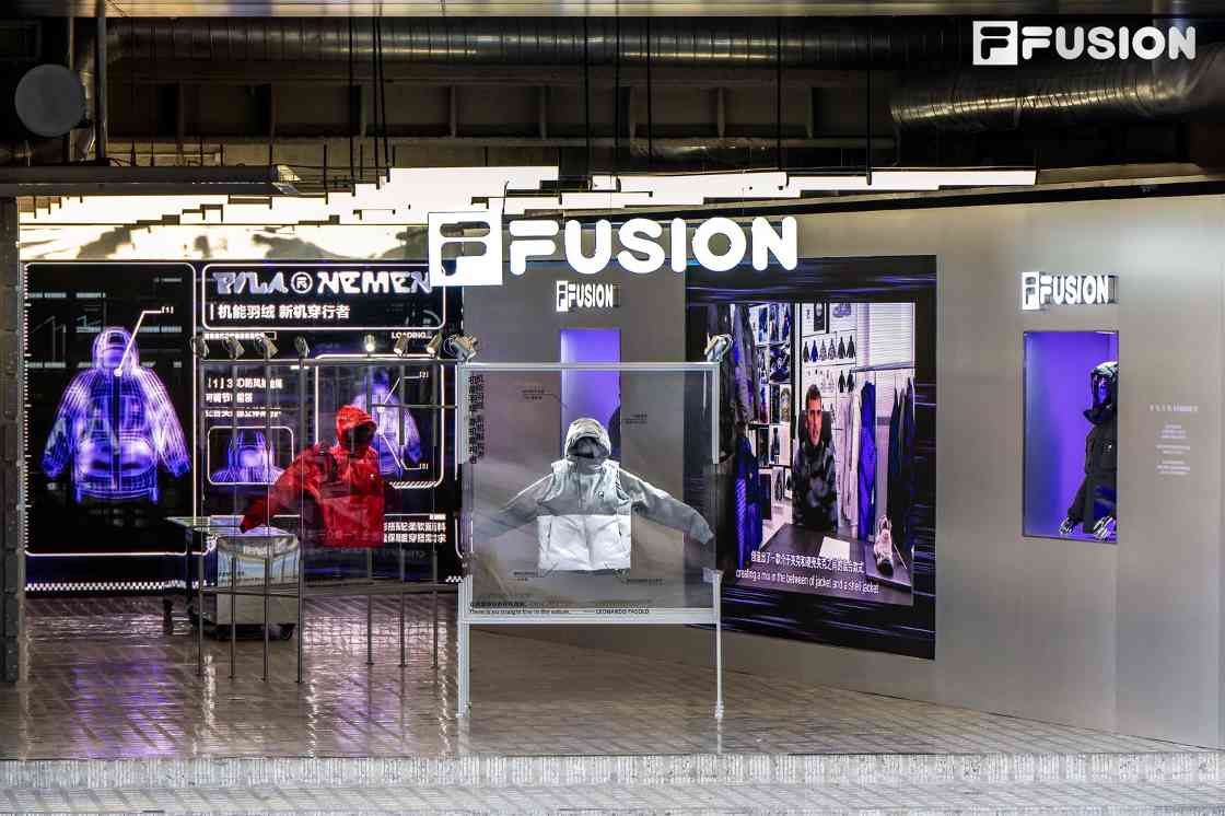 进阶版机能美学融合时尚度，城市机能服饰呈现多样形态(图1)