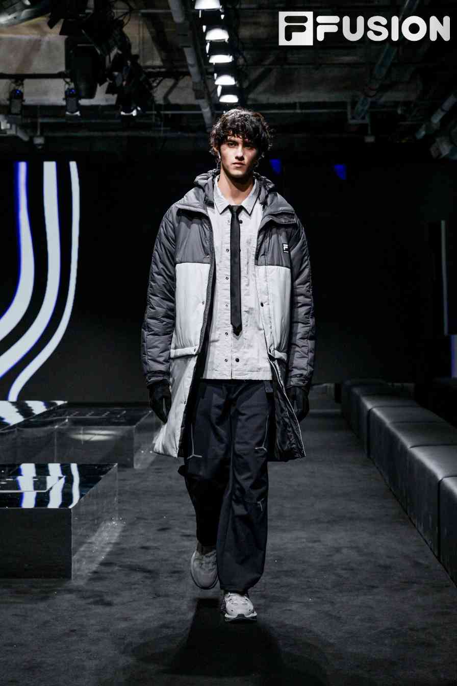 进阶版机能美学融合时尚度，城市机能服饰呈现多样形态(图15)