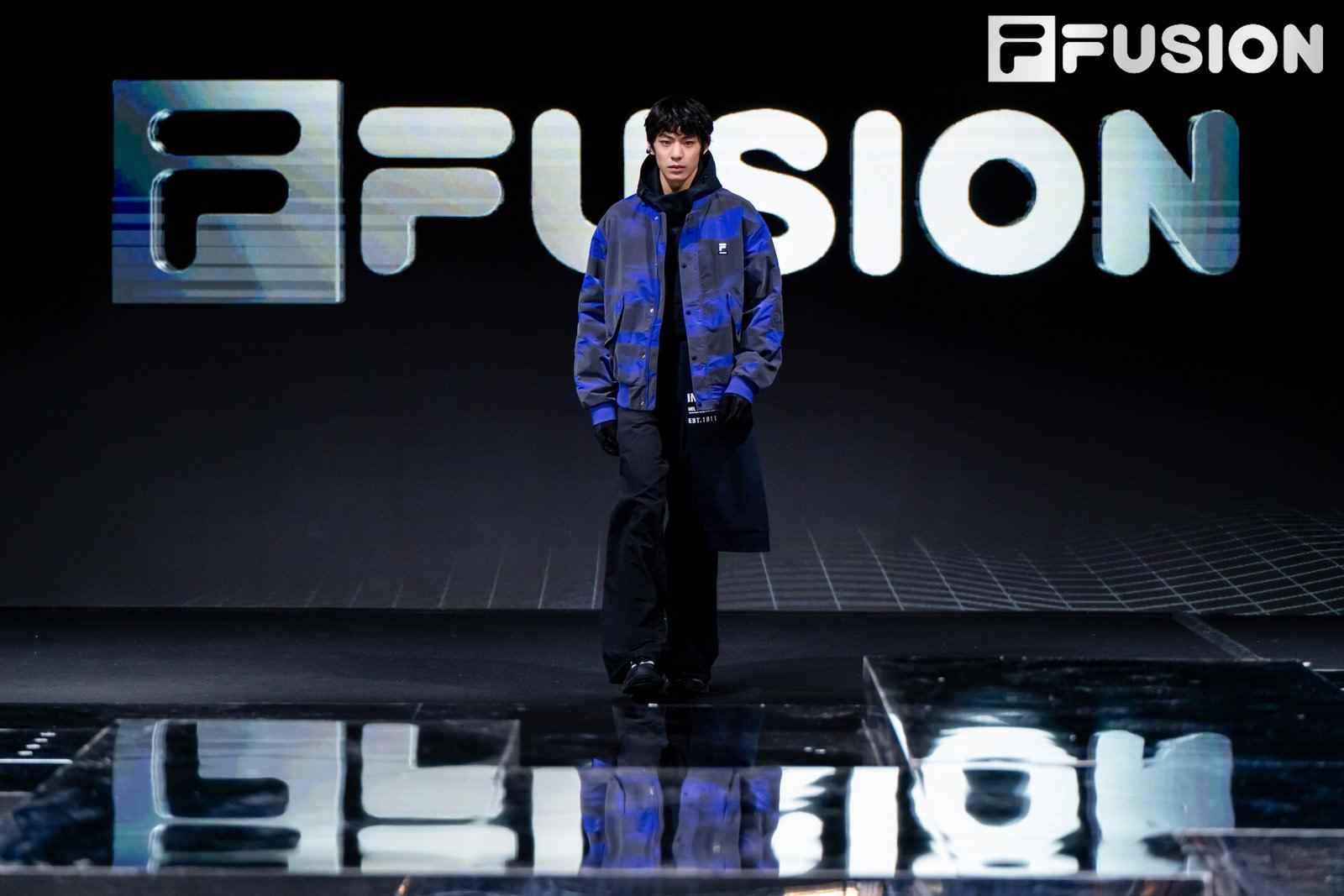 进阶版机能美学融合时尚度，城市机能服饰呈现多样形态(图16)