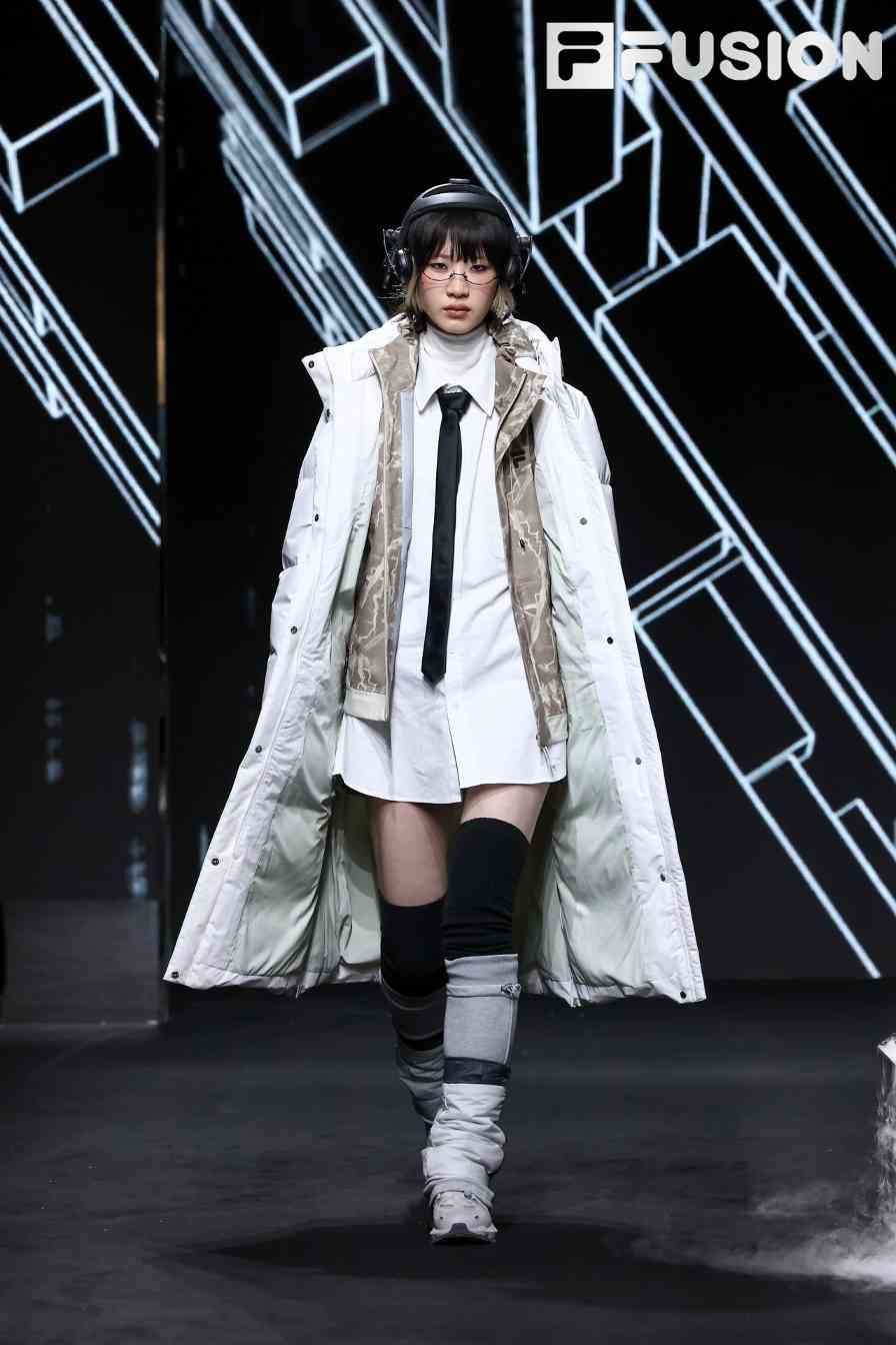 进阶版机能美学融合时尚度，城市机能服饰呈现多样形态(图20)