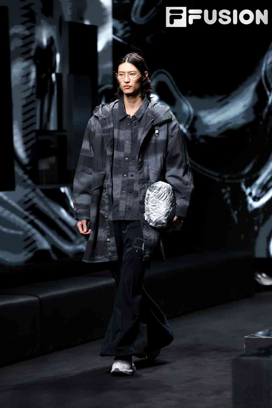 进阶版机能美学融合时尚度，城市机能服饰呈现多样形态(图41)