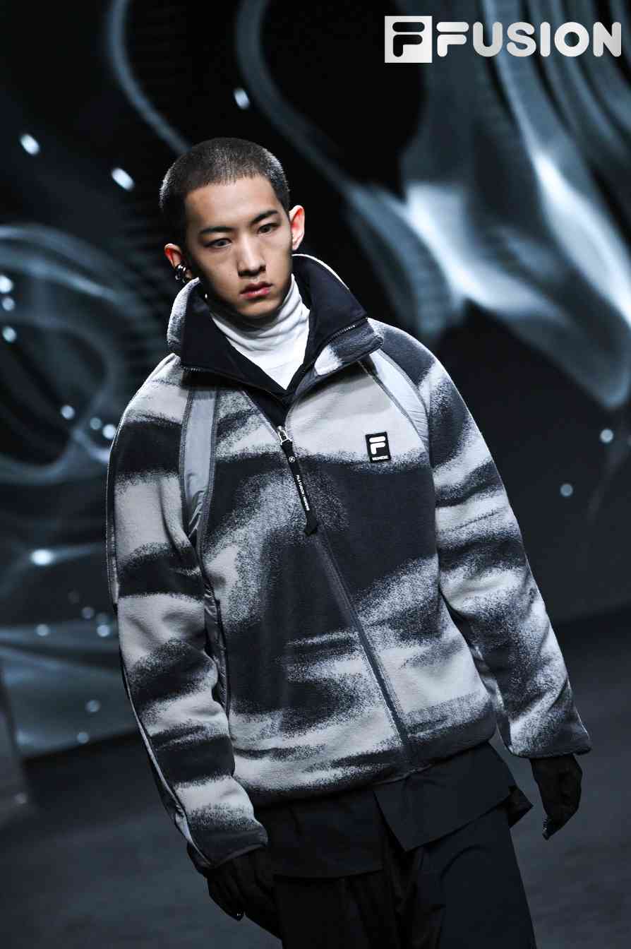 进阶版机能美学融合时尚度，城市机能服饰呈现多样形态(图40)