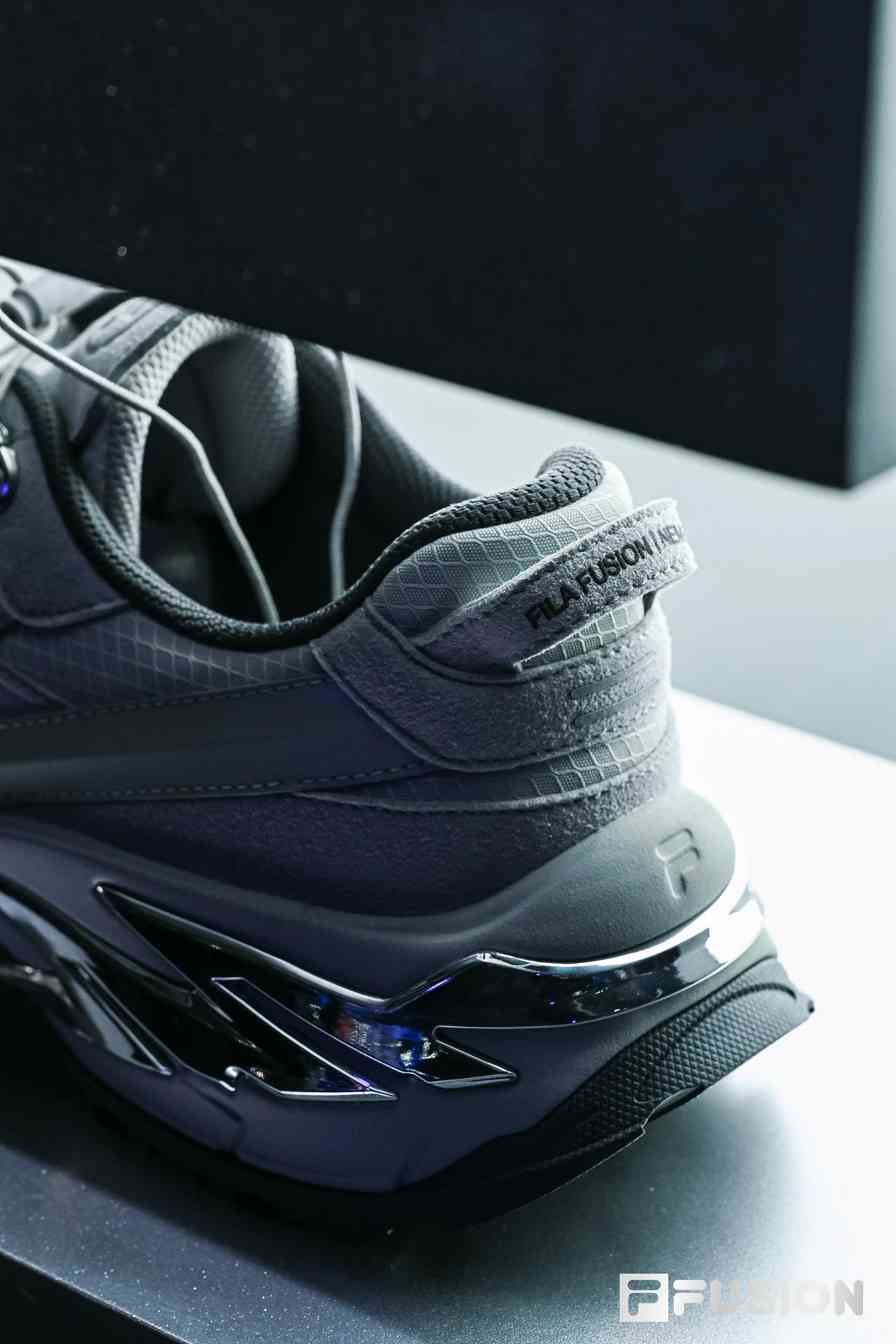 进阶版机能美学融合时尚度，城市机能服饰呈现多样形态(图50)