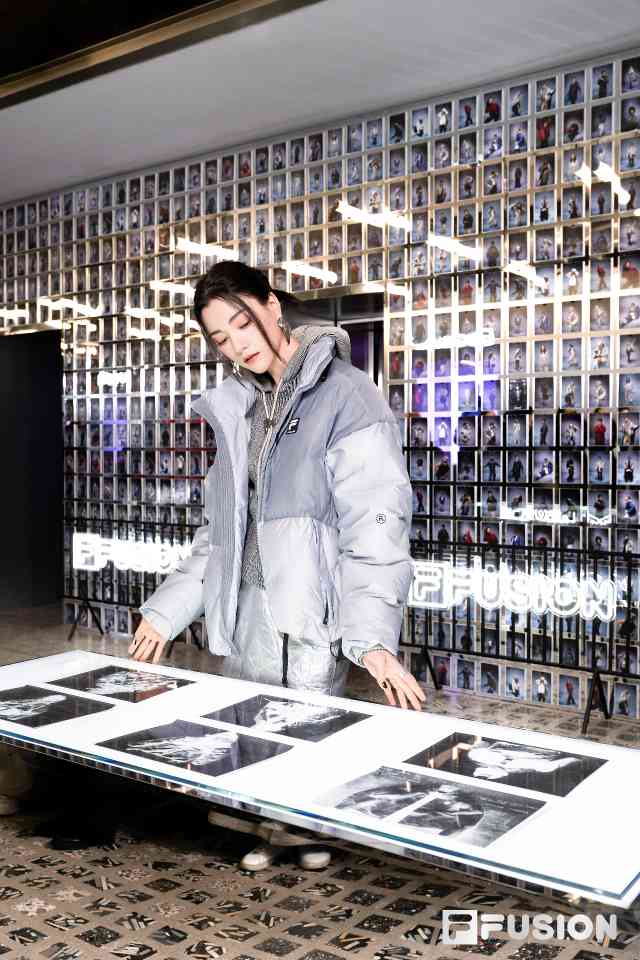 进阶版机能美学融合时尚度，城市机能服饰呈现多样形态(图55)