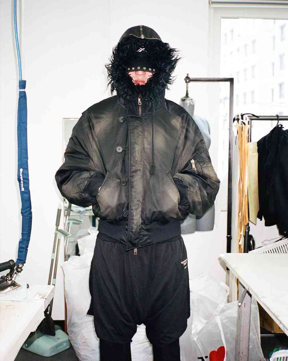 N2B飞行夹克重新崛起，军装经典如何融入现代时尚设计(图35)