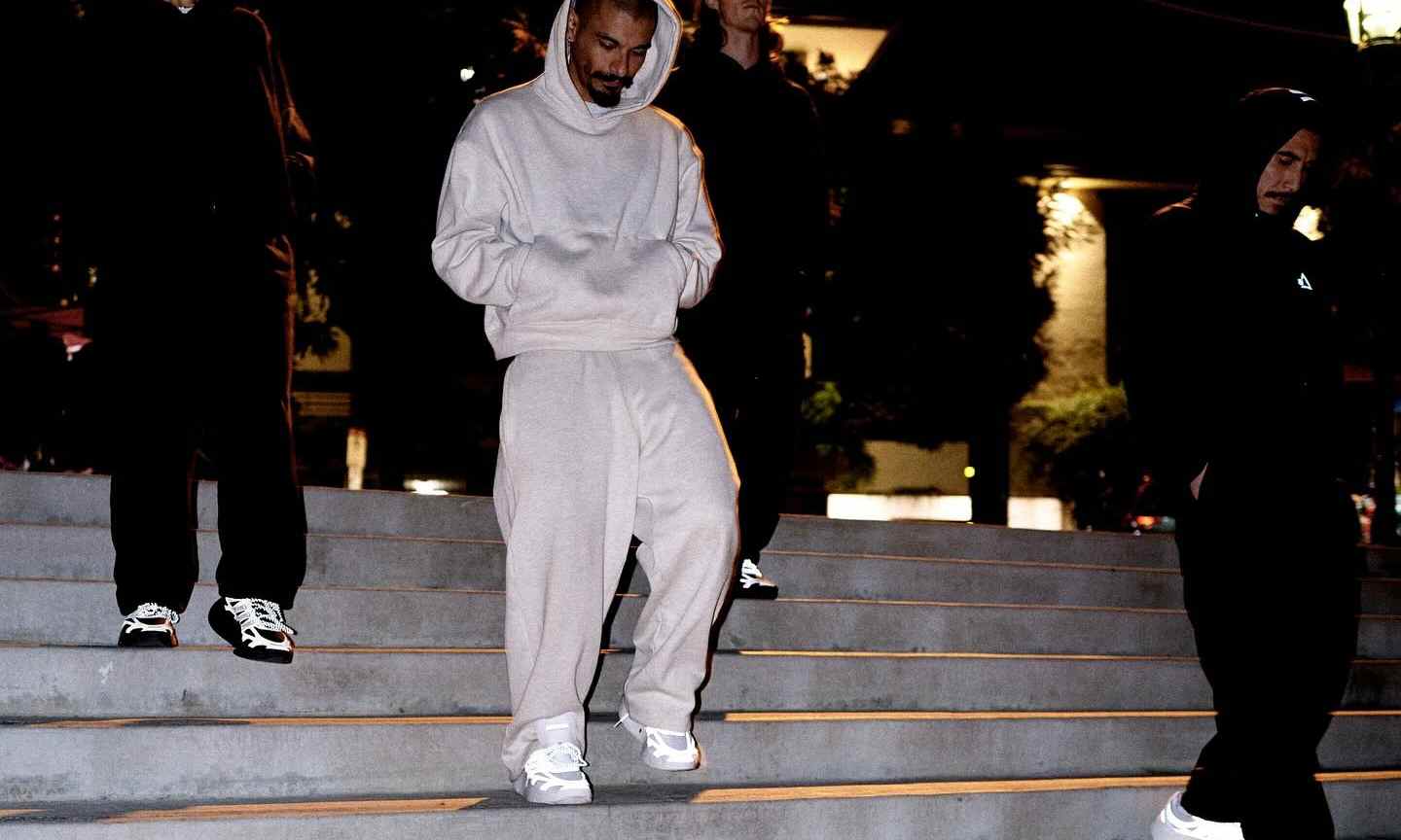 UNDEFEATED 为 adidas 