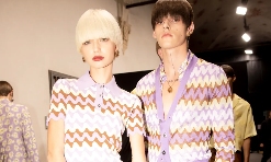 时尚集团 Capri 或将出售 Versace 和 Jimmy Choo - 臻雅致裁服装网