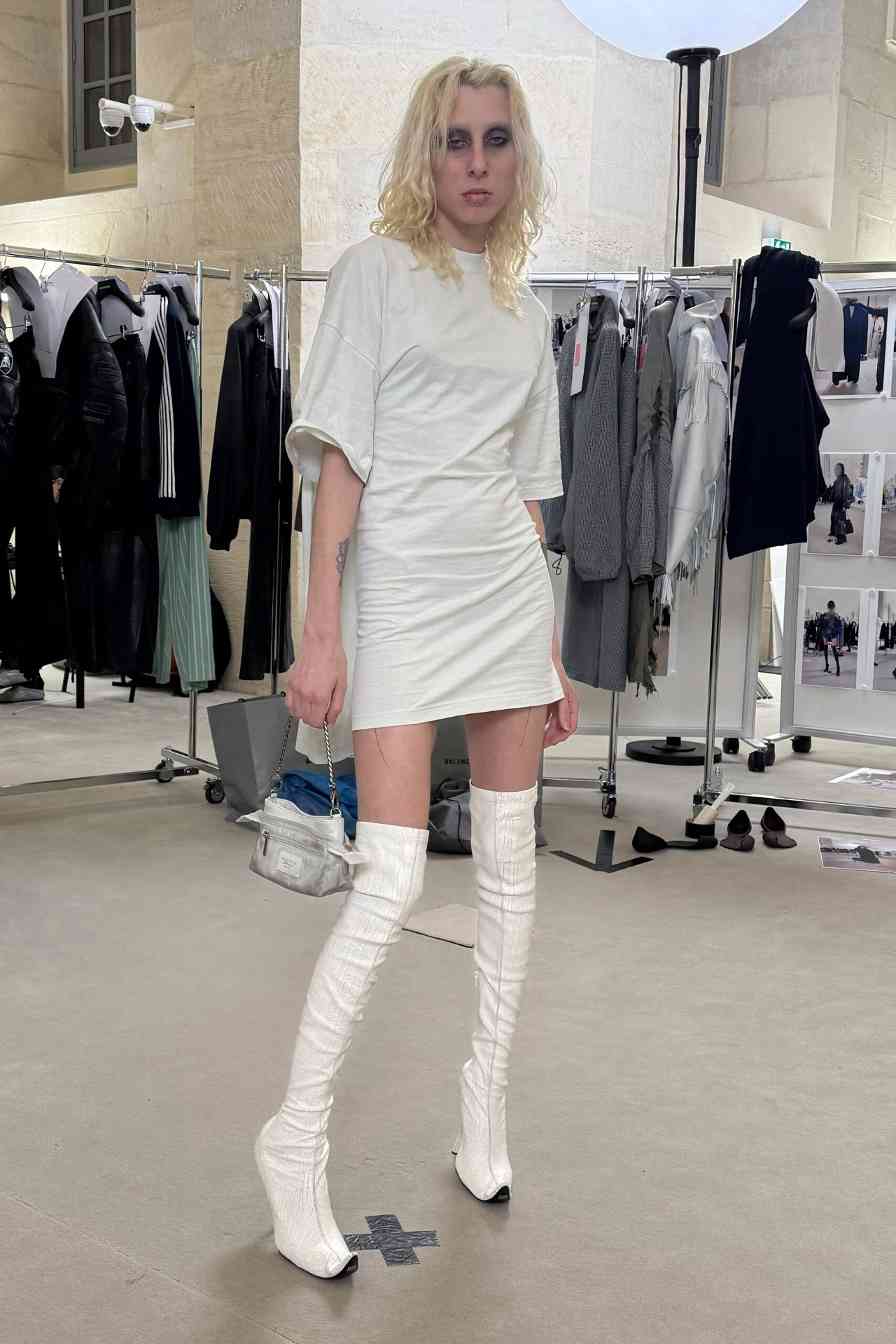 只记住了兰博基尼联名？其实 Demna 表达的很多(图2)