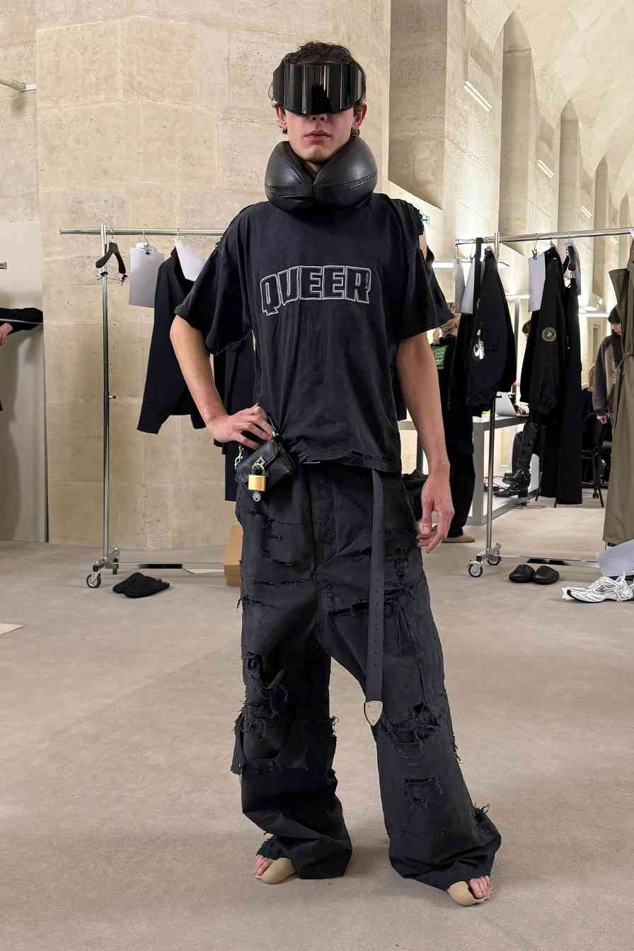 只记住了兰博基尼联名？其实 Demna 表达的很多(图22)