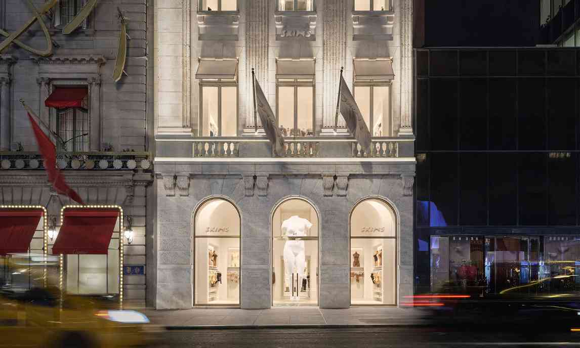 SKIMS纽约开设首家旗舰店 塑身衣品牌线下扩张步伐加速 - 臻雅致裁服装网