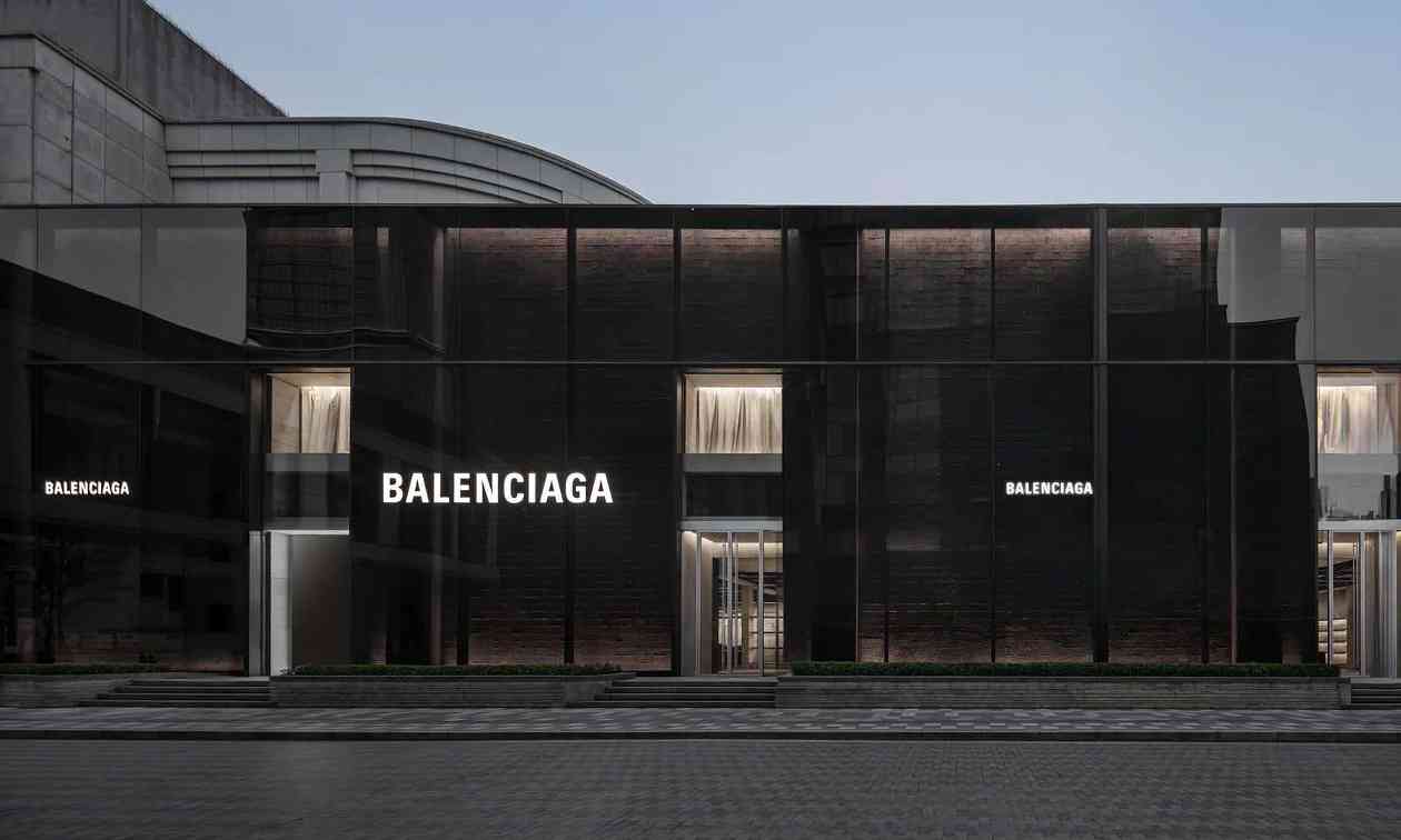 Balenciaga上海兴业太古汇旗舰店开幕 工业风设计重塑奢侈品零售体验 - 臻雅致裁服装网