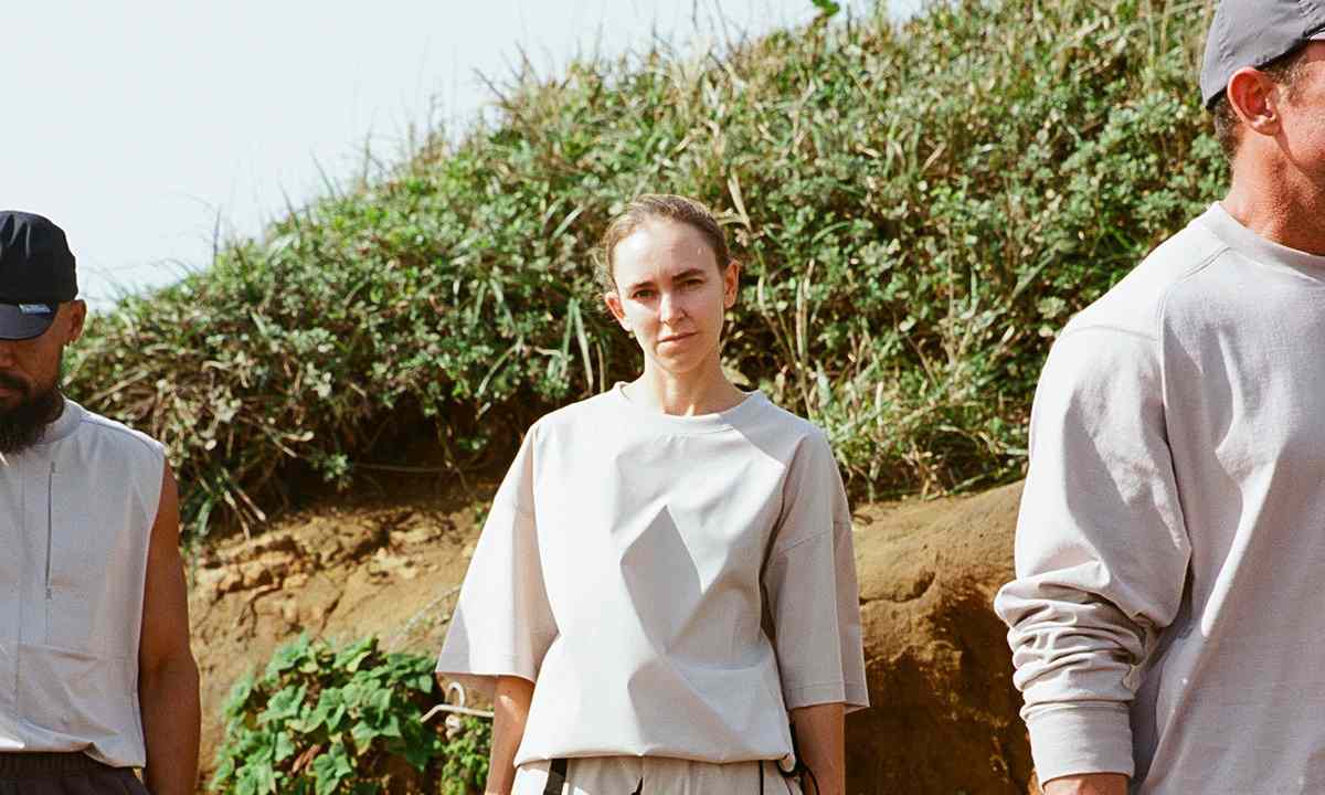 N.HOOLYWOOD军事支线发布2025春夏系列 廓形设计展现军风时尚 - 臻雅致裁服装网