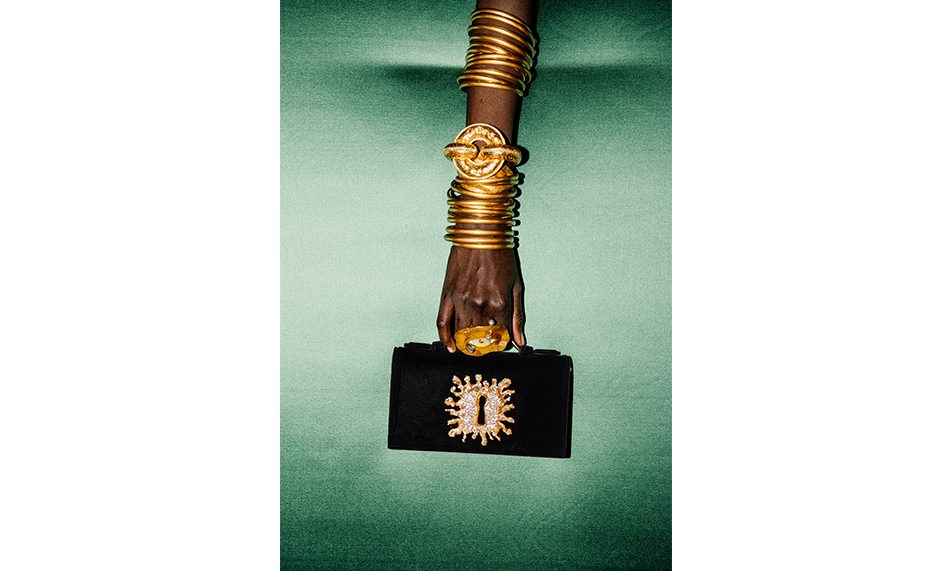 Schiaparelli节日礼品系列，奢华针织珠宝配饰献礼 - 臻雅致裁服装网