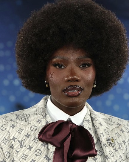 静奢风席卷时尚圈 主流奢侈品牌如何平衡低调奢华与张扬标识(图5)