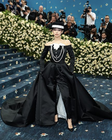 静奢风席卷时尚圈 主流奢侈品牌如何平衡低调奢华与张扬标识(图10)