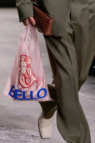 静奢风席卷时尚圈 主流奢侈品牌如何平衡低调奢华与张扬标识(图31)