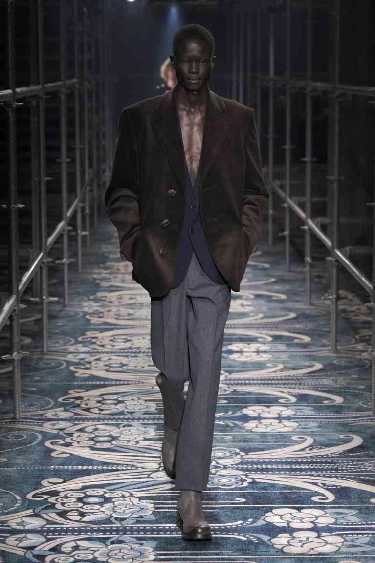 静奢风席卷时尚圈 主流奢侈品牌如何平衡低调奢华与张扬标识(图61)