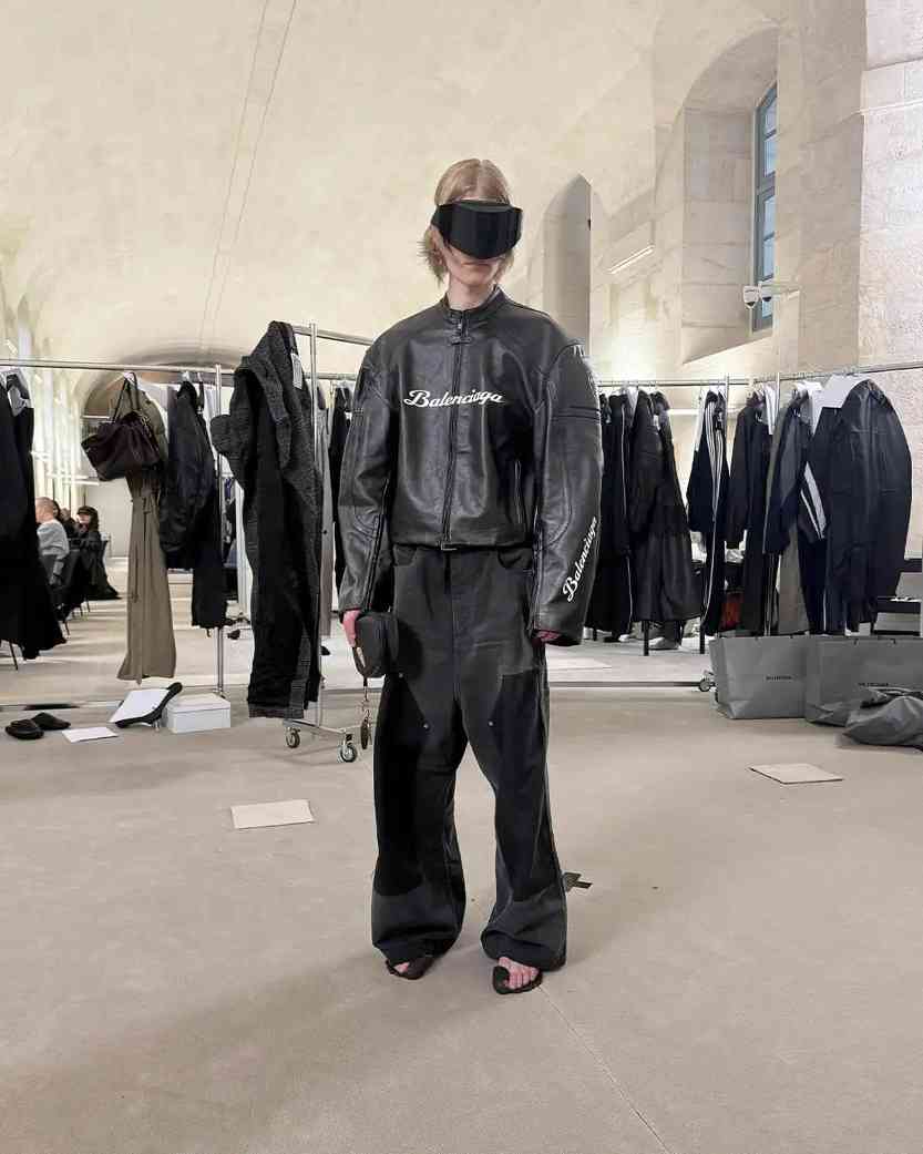 高阶汽车与时尚品牌联名成趋势 从服饰扩展至实体车型合作(图3)