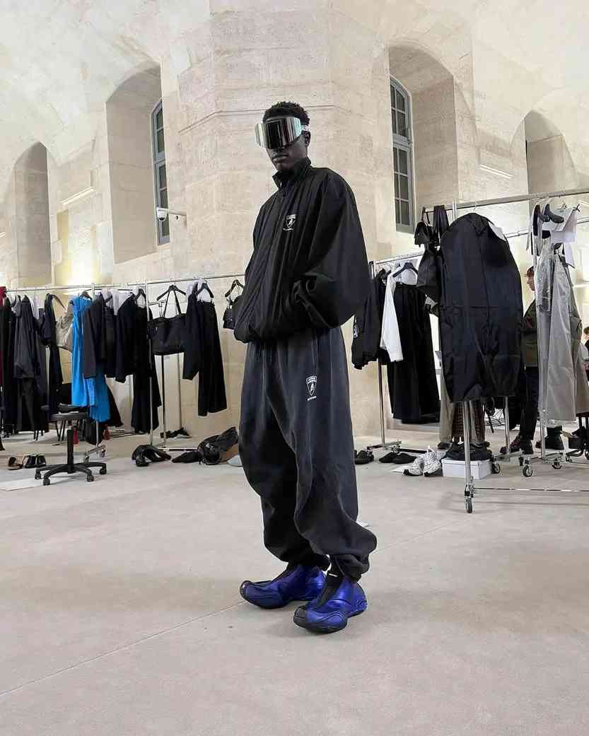 高阶汽车与时尚品牌联名成趋势 从服饰扩展至实体车型合作(图4)