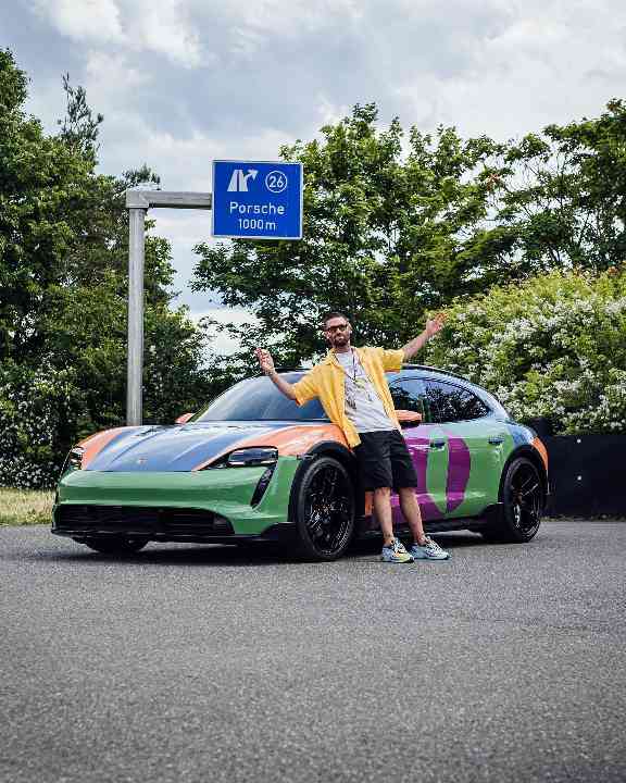 高阶汽车与时尚品牌联名成趋势 从服饰扩展至实体车型合作(图14)