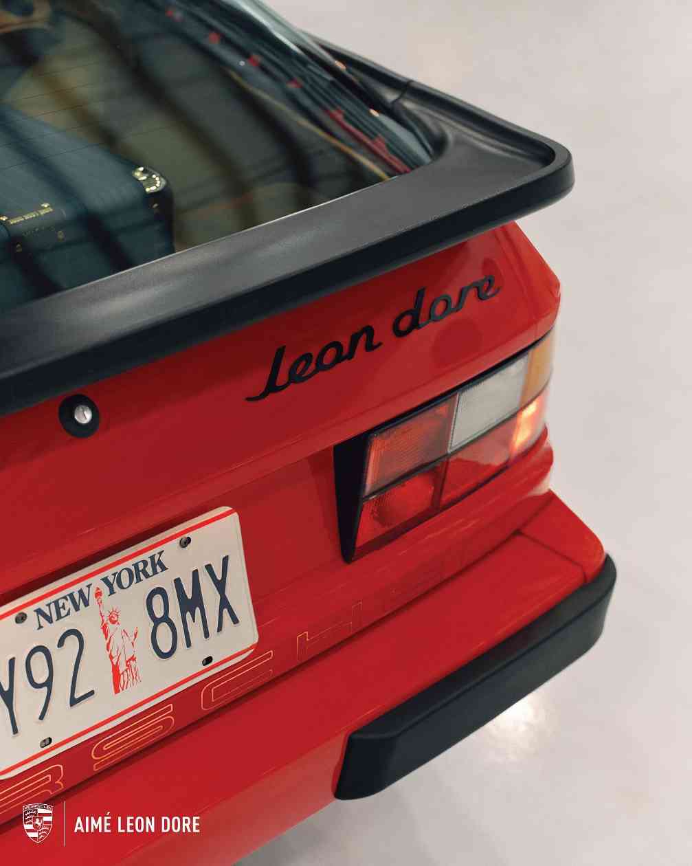 高阶汽车与时尚品牌联名成趋势 从服饰扩展至实体车型合作(图17)