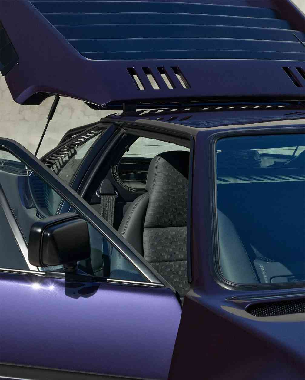 高阶汽车与时尚品牌联名成趋势 从服饰扩展至实体车型合作(图30)