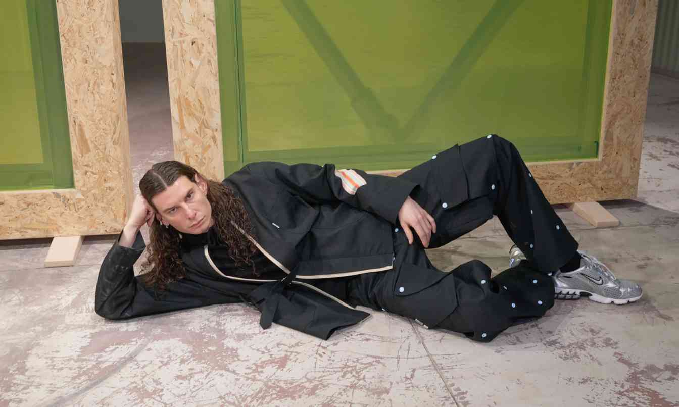 FACETASM携手OLDER STUDIO推出合作服装系列，融合街头风格与简约 - 臻雅致裁服装网