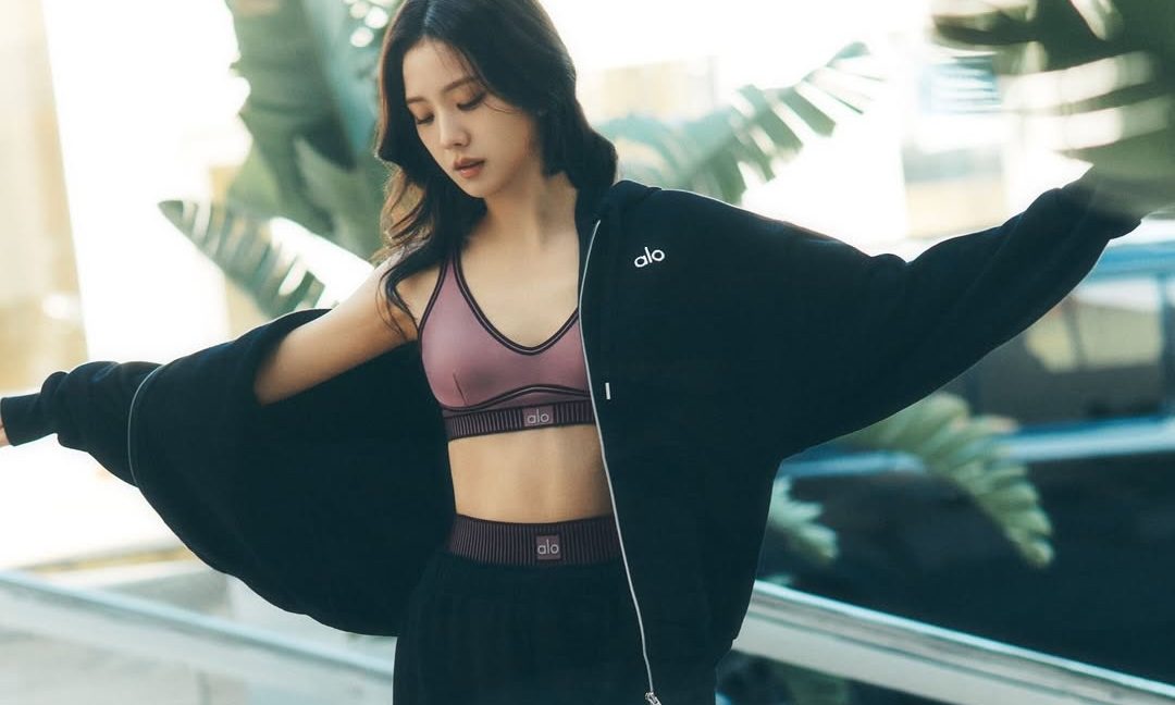 深度解析：Alo如何成为新一代It Girl必备运动时尚品牌 - 臻雅致裁服装网