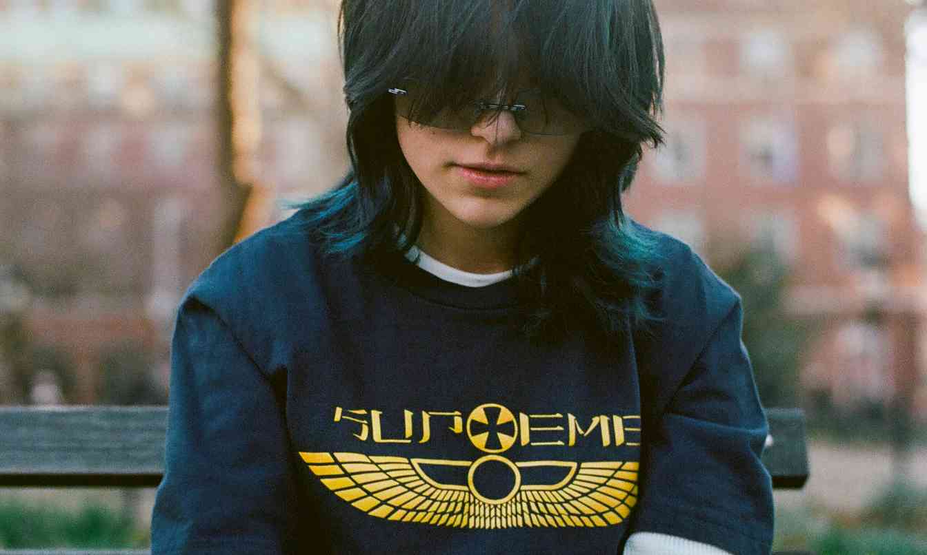 Supreme 2025春季五款新印花T恤登场，街头美学再升级 - 臻雅致裁服装网