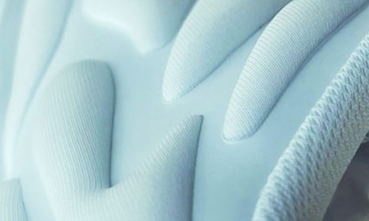 Justin Bieber 个人品牌 SKYLRK 视觉元素曝光 - 臻雅致裁服装网