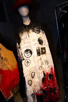 「兔耳」Umbro，只是 KIDILL 最「斯文」的作品(图32)