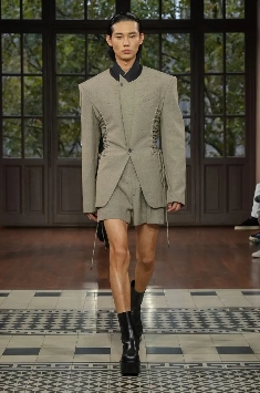 在上升期的 MUGLER 为何也难逃「七年之痒」？(图21)