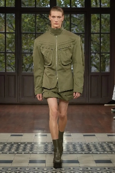 在上升期的 MUGLER 为何也难逃「七年之痒」？(图20)