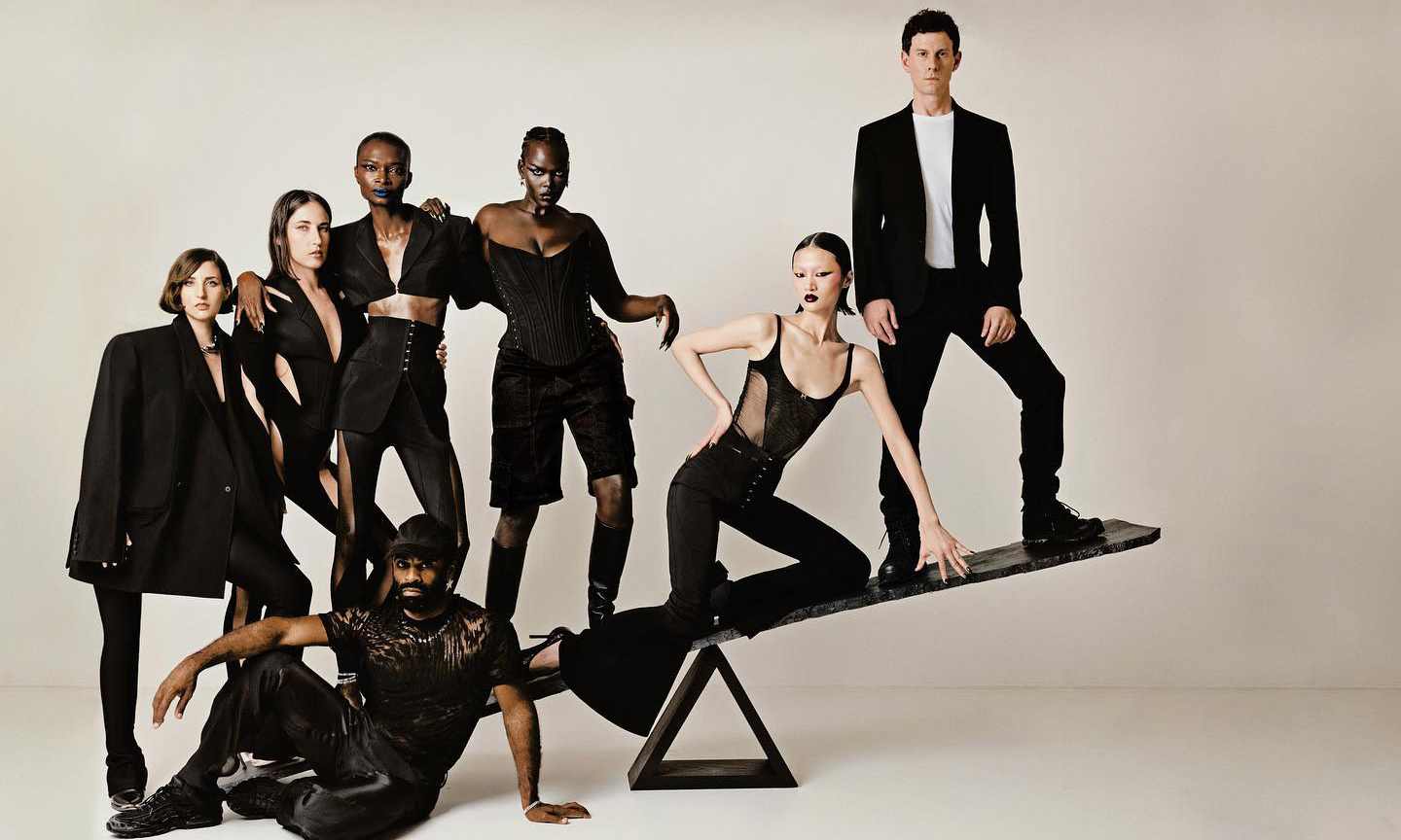 在上升期的 MUGLER 为何也难逃「七年之痒」？ - 臻雅致裁服装网