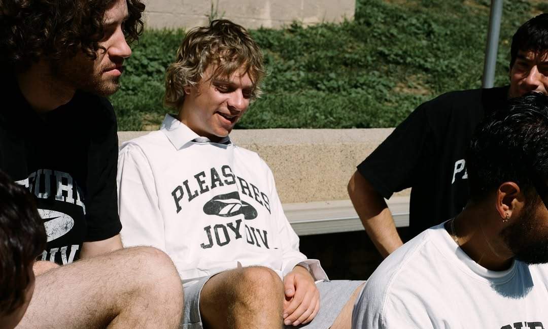 Joy Division x PLEASURES x Reebok 三方联名正式 - 臻雅致裁服装网