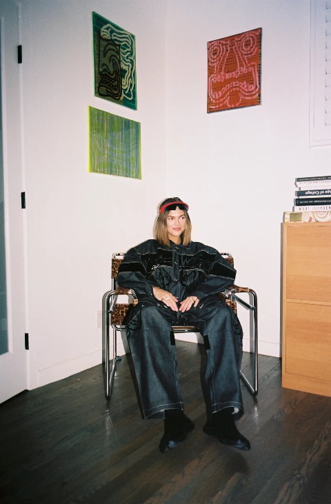 因 YEEZY 团队出身走红，该轮到她了(图6)