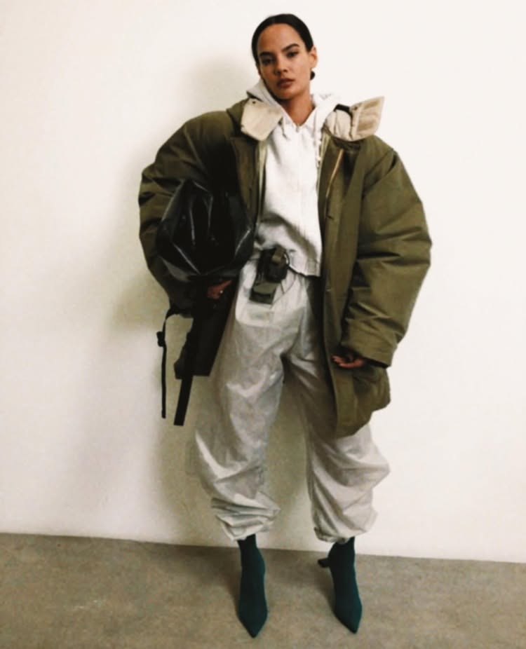 因 YEEZY 团队出身走红，该轮到她了(图12)