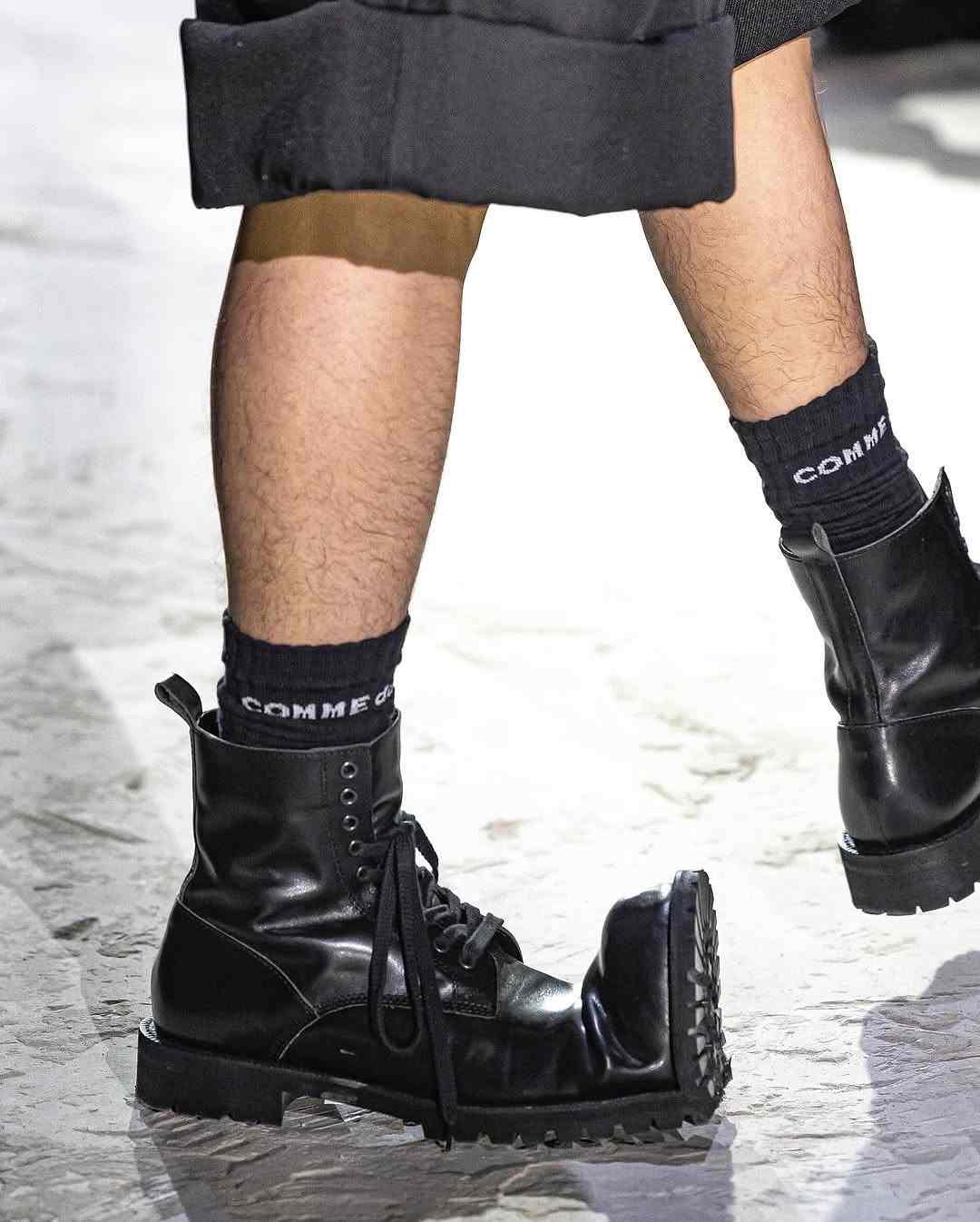 CdG 的这些「怪鞋子」，都出自一人之手(图1)