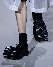 CdG 的这些「怪鞋子」，都出自一人之手(图3)