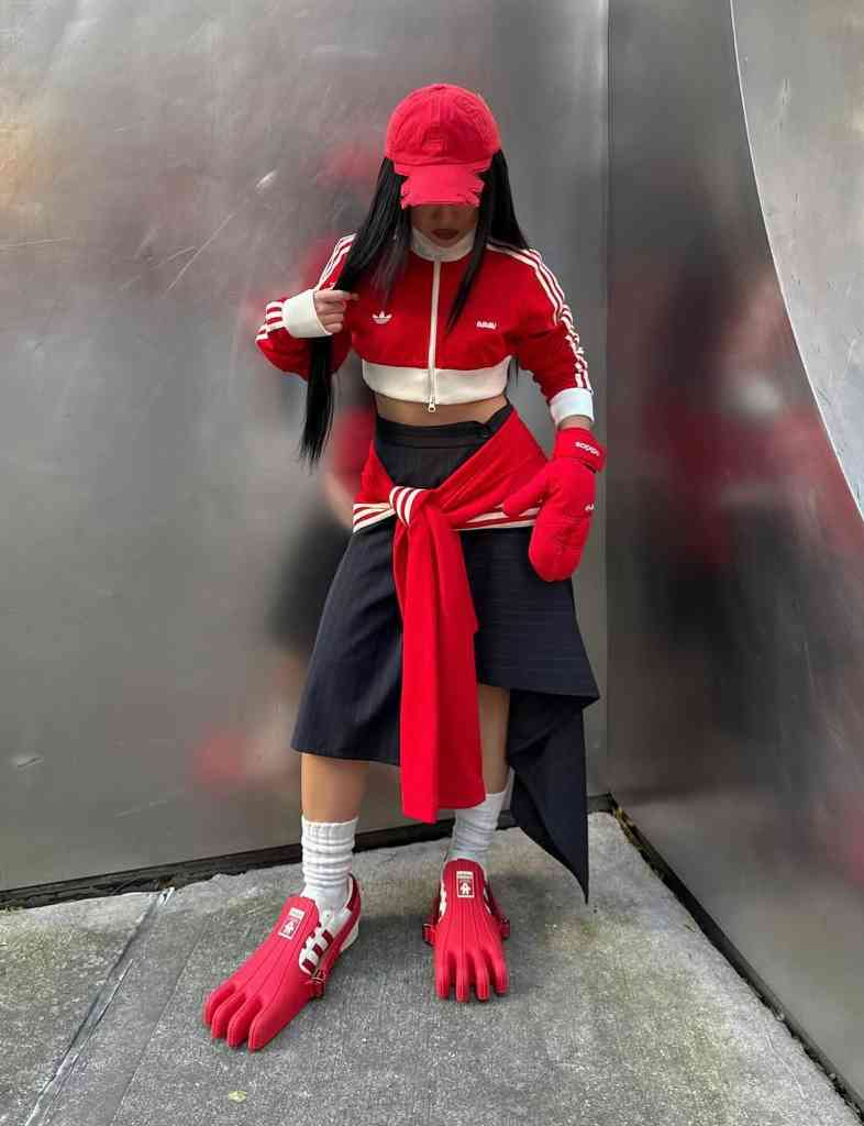 荒诞美学碰撞运动时尚 | AVAVAV x Adidas联名系列演绎极限创意(图15)