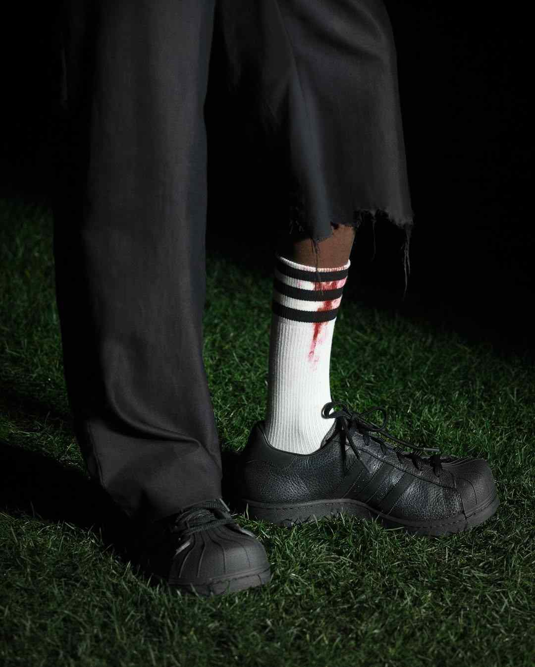 荒诞美学碰撞运动时尚 | AVAVAV x Adidas联名系列演绎极限创意(图12)