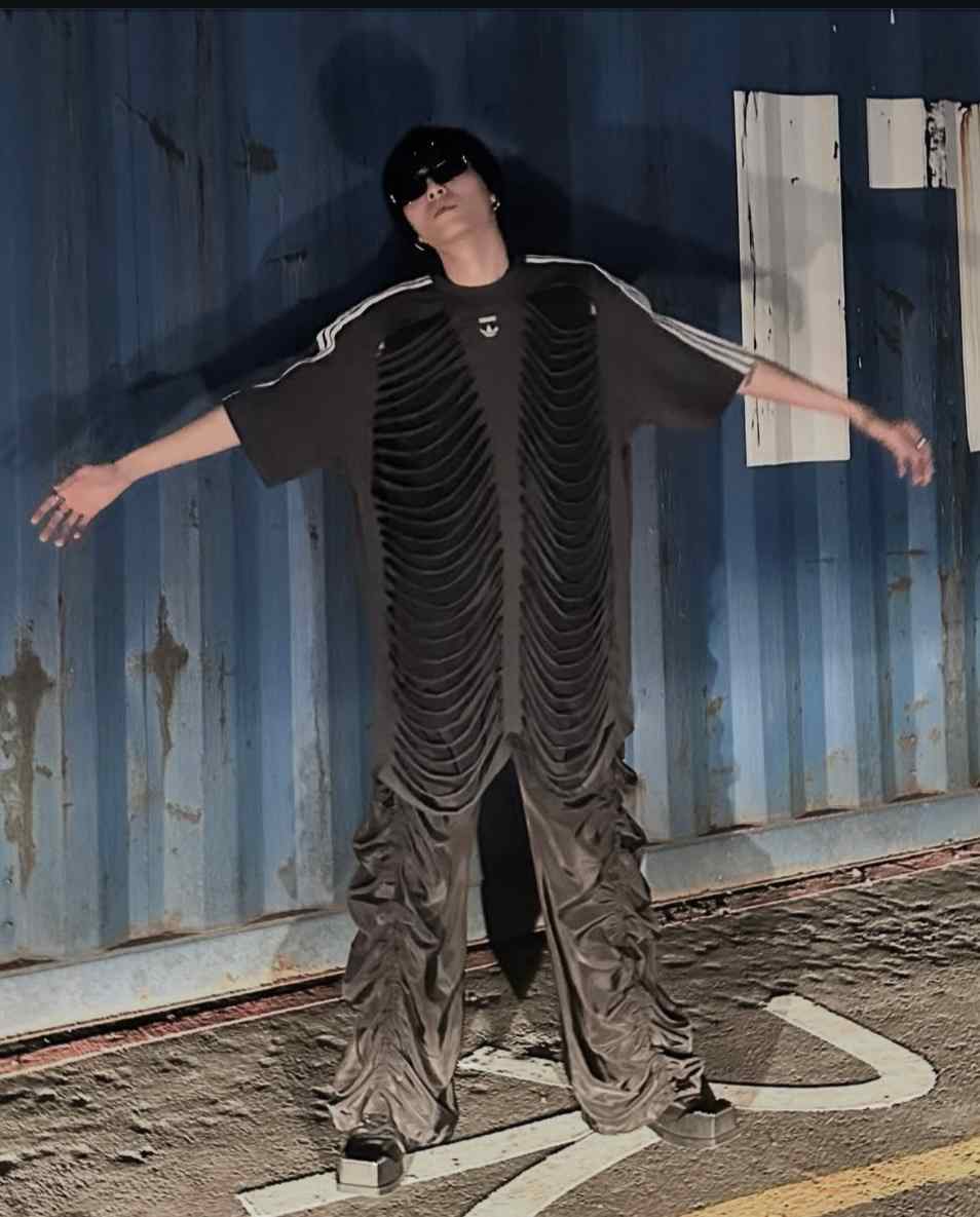 荒诞美学碰撞运动时尚 | AVAVAV x Adidas联名系列演绎极限创意(图27)