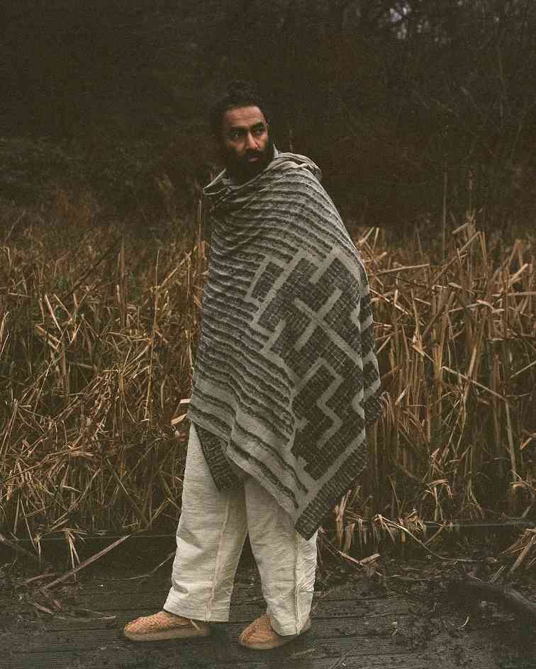 复古文化复兴与传统材质重新定义当代潮流(图38)