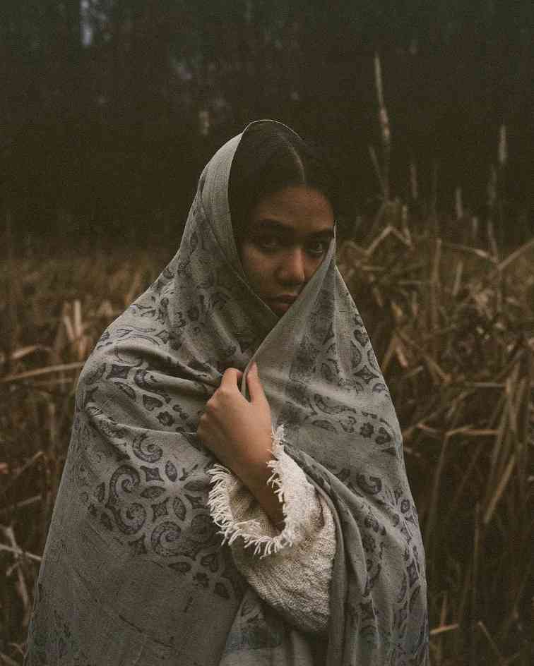 复古文化复兴与传统材质重新定义当代潮流(图40)